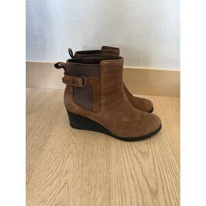 UGG Womens Wedge Bootie 9 Brown Suede Leather Sheepskin Comfy Winter Boots Shoes